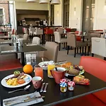 Martin's Klooster 4* Левен