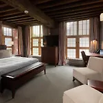 Martin's Klooster 4* Левен