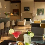 Готель Martin's Klooster Левен