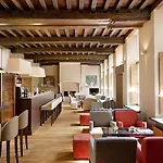 Martin's Klooster 4* Левен